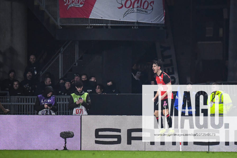 Joie des joueurs du Stade Rennais apràs le but de Esteban Lepaul (Stade Rennais)