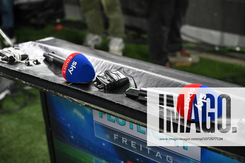 Sky Sport microphones 13 02 2026, Soccer 1 Bundesliga, Season 2025 2026, 22 Matchday, Borussia Dortmund 1 FSV Mainz 05 4 0 DFL regulations prohibit any use of photographs as image sequences and or quasi video Dortmund Signal Iduna Park Nordrhein Westfalen Germany Team2