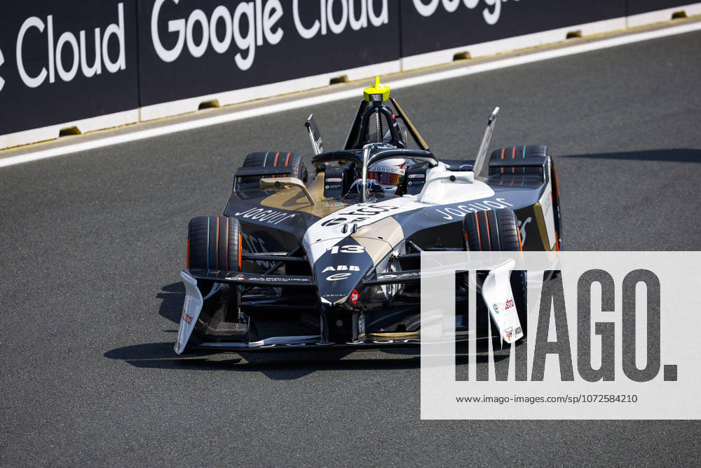2026 FORMULA E JEDDAH ePRIX 13 DA COSTA Antonio Felix (prt), Jaguar TCS Racing, Jaguar I-Type 7, action during the Jeddah ePrix, 4th and 5th round of the 2025-26 ABB FIA Formula E World Championship, WM, Weltmeisterschaft on the Jeddah Corniche Circuit from February 12 to 14, 2026 in Jeddah, Saudi Arabia -