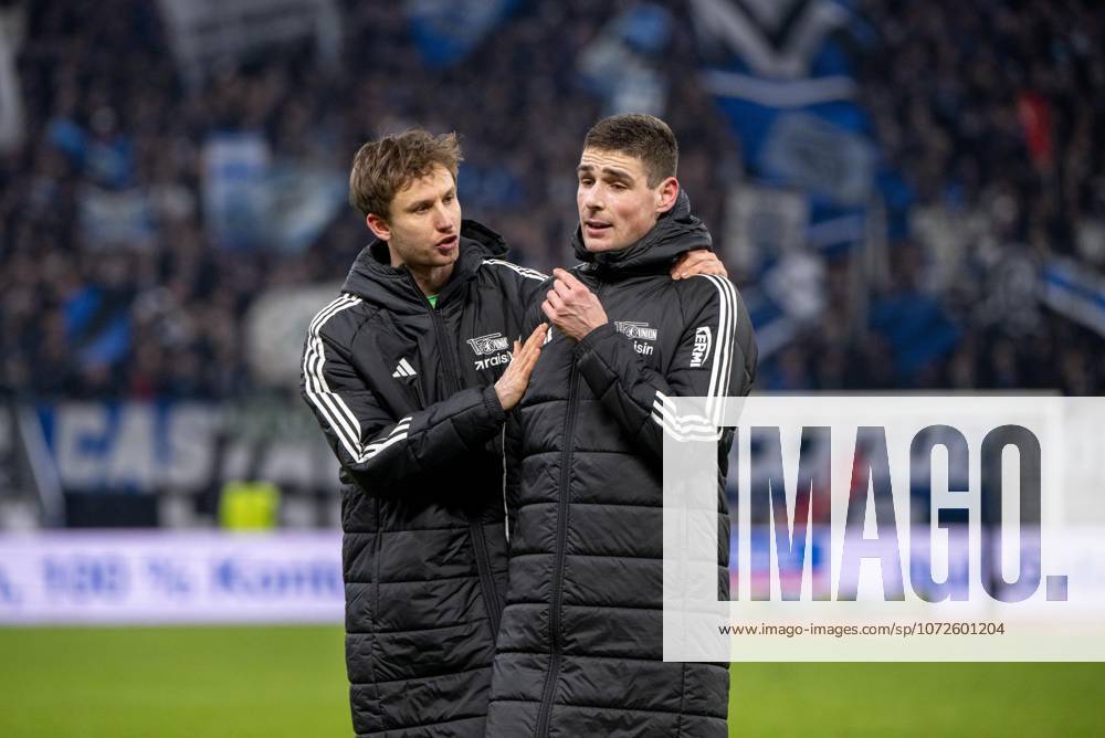Soccer, Men, Season 2025 2026, 1 Bundesliga 22 Matchday , Hamburger SV 1 FC Union Berlin, f l Goalkeeper Frederik Rönnow 1 FC Union consoles Andrej Ilic 1 FC Union Berlin , Disappointment after the final whistle, 14 02 2026,