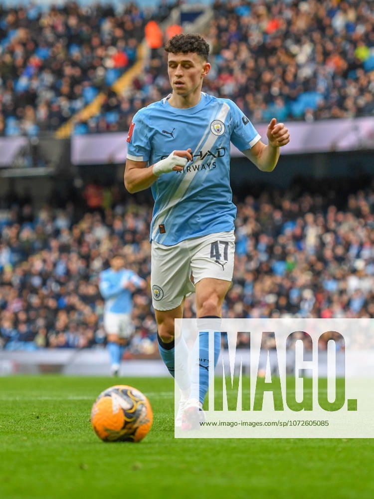 Manchester City v Salford City Emirates FA Cup Phil Foden of Manchester City during the Emirates FA Cup Fourth Round match at the Etihad Stadium, Manchester 14 02 2026 UK Newspapers OUT