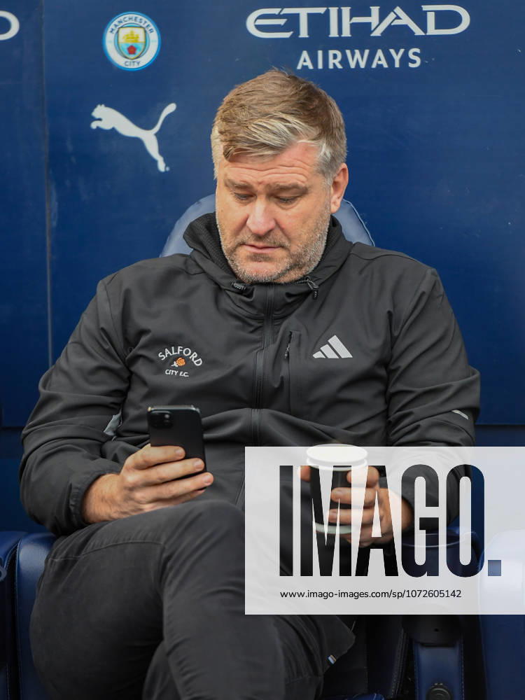 Manchester City v Salford City Emirates FA Cup Salford City manager Karl Robinson during the Emirates FA Cup Fourth Round match at the Etihad Stadium, Manchester 14 02 2026 UK Newspapers OUT