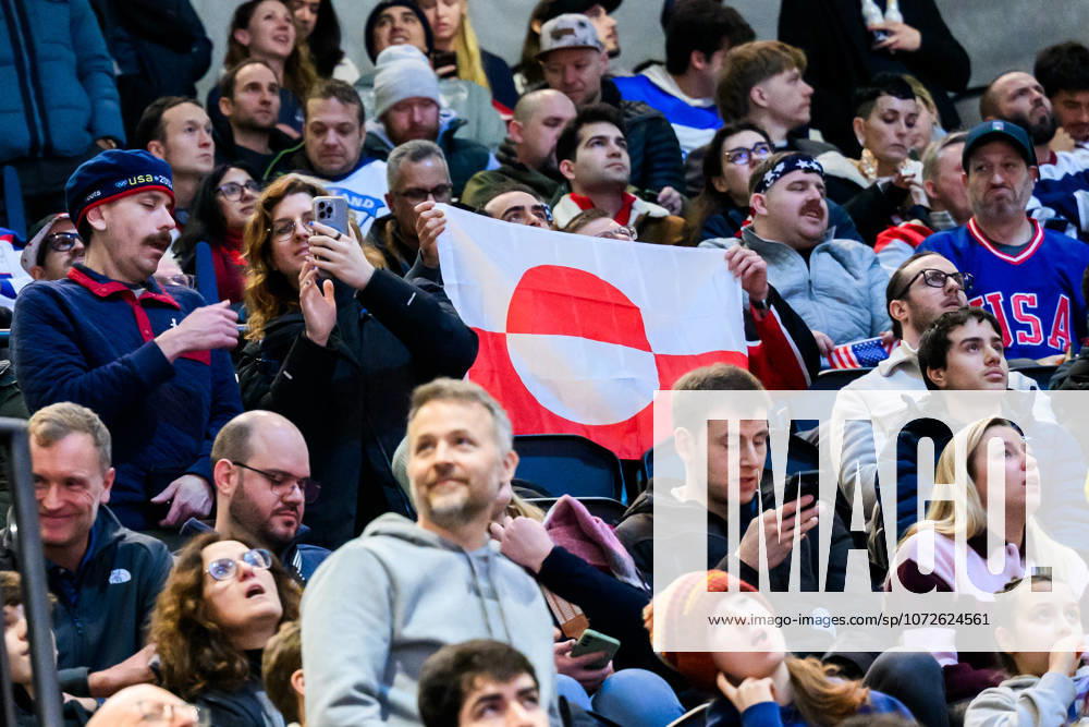 A flag of Greenland in the stands during the men s ice hockey game between USA and Denmark during day 8 of the 2026 Winter Olympics on February 14, 2026 in Milan Photo Emma Wallskog BILDBYRAN kod EW EW0635 ishockey ice hockey olympic games olympics winter olympics os ol olympiska spel vinter os olympiske leker milano cortina 2026 milan cortina 2026 milano cortina 2026 olympic games milano cortina 2026 winter olympic games milano cortina os milano cortina ol vinter ol 8 bbeng usa denmark danmark