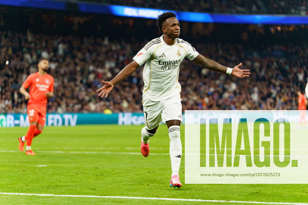Vinicius Vini Junior seen celebrating after scoring goal during LaLiga EA Sports game between teams of Real Madrid CF and Real Sociedad de Futbol (Maciej Rogowski Ball Raw Images) Madrid Bernabeu Spain