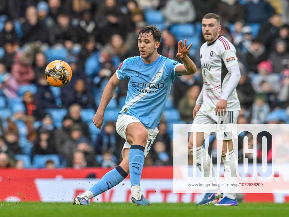 Manchester City v Salford City Emirates FA Cup Nico Gonzalez of Manchester City passes the ball during the Emirates FA Cup Fourth Round match at the Etihad Stadium, Manchester 14 02 2026 UK Newspapers OUT
