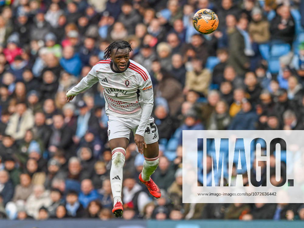 Manchester City v Salford City Emirates FA Cup Rosaire Longelo of Salford City during the Emirates FA Cup Fourth Round match at the Etihad Stadium, Manchester 14 02 2026 UK Newspapers OUT