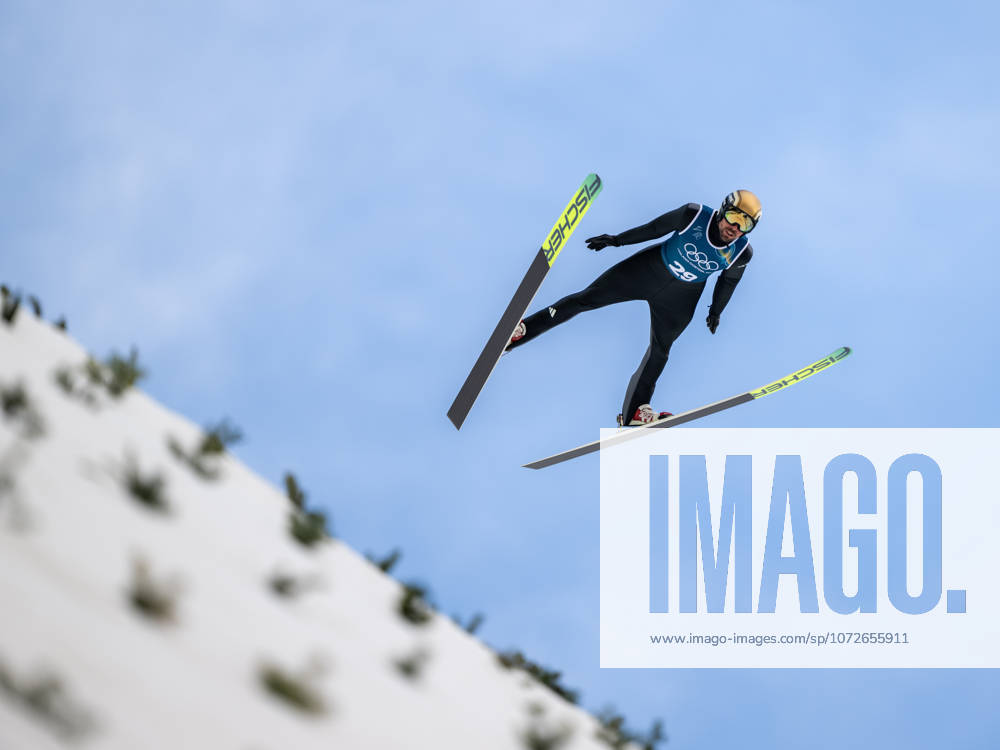 OLYMPICS - Winter Olympic Games, Olympische Spiele, Olympia, OS Milano Cortina 2026 PREDAZZO,ITALY,15.FEB.26 - OLYMPICS, NORDIC SKIING, NORDIC COMBINED, Ski jumping, Skispringen, Ski, nordisch - Winter Olympic Games Milano Cortina 2026, large hill, training. Image shows Johannes Rydzek (GER). GEPAxpictures xOliverxLerch