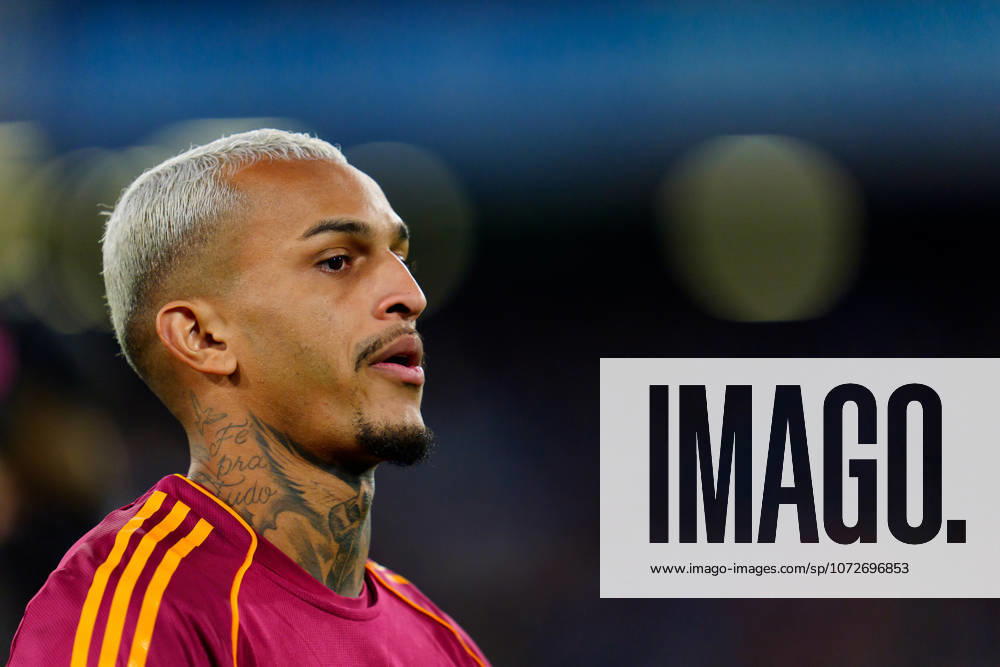 SSC Napoli v AS Roma - Serie A Enilive Wesley of AS Roma looks on during the serie Serie A Enilive match between SSC Napoli and AS Roma at Stadio Diego Armando Maradona on February 15, 2026 in Naples, Italy Naples Stadio Diego Armando Maradona Naples Italy