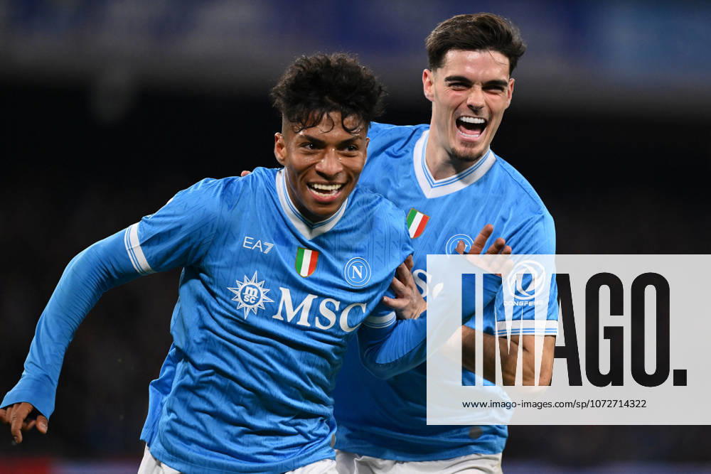CALCIO - Serie A - SSC Napoli vs AS Roma De Aleida Santos Alisson of S.S.C. Napoli celebrates after scoring the goal of 2-2 during the 25th day of the Serie A Championship between S.S.C. Napoli and A.S. Roma at the Diego Armando Maradona Stadium on February 15, 2026 in Naples, Italy. Naples Italy