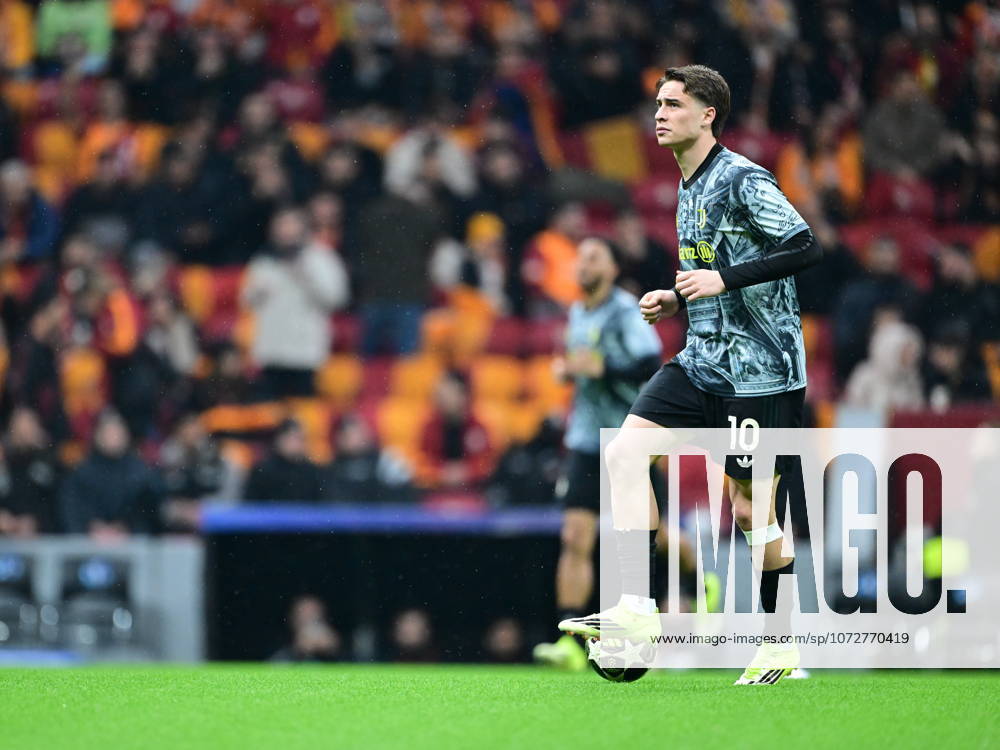 Galatasaray v Juventus - UEFA Champions League ISTANBUL, TURKIYE - FEBRUARY 17: Kenan Yildiz (10) of Juventus warms up ahead of UEFA Champions League last 16 playoff round first leg football match between Galatasaray and Juventus at RAMS Park in Istanbul, Turkiye on February 17, 2026. Abdulhamid Hosbas Anadolu Istanbul Turkey. Editorial use only. Please get in touch for any other usage.
