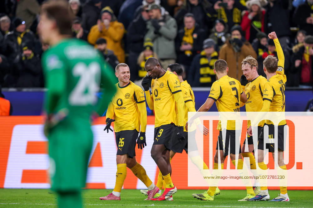 Football, UEFA Champions League, Borussia Dortmund Atalanta Bergamo, BVB Stadion, Play Offs first leg, Season 2025 2026 Goal celebration after the 2-0 goal by scorer Maximilian Beier BVB 14 together with Serhou Guirassy BVB 09 Julian Ryerson BVB 26 Waldemar Anton BVB 03 Julian Brandt BVB 10 Regulations prohibit any use of photographs as image sequences and or quasi video Nordrhein Westfalen Germany