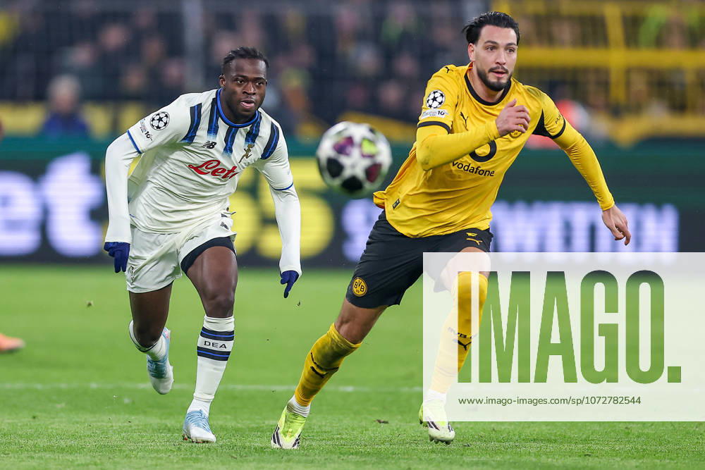 Football, UEFA Champions League, Borussia Dortmund Atalanta Bergamo, BVB Stadion, Play Offs first leg, Season 2025 2026 Kamaldeen Sulemana Atalanta Bergamo 07 in duel against Ramy Bensebaini BVB 05 Regulations prohibit any use of photographs as image sequences and or quasi video Nordrhein Westfalen Germany