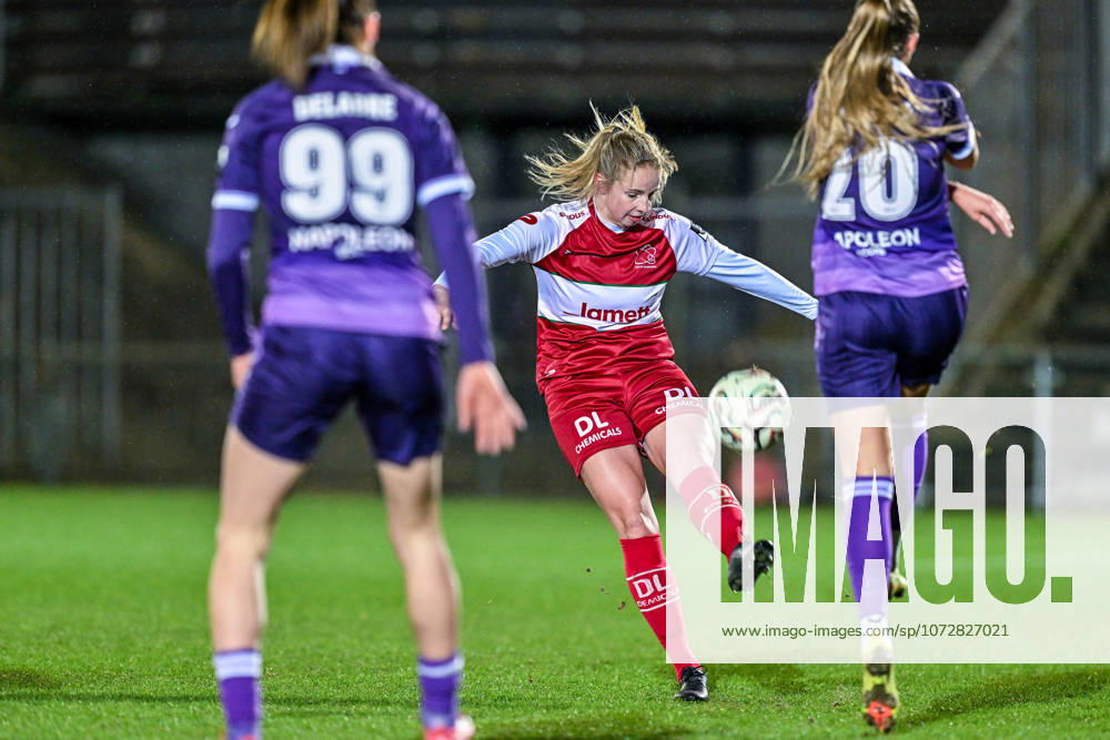 RSC ANDERLECHT VS STANDARD Amber Bert (10) of Zulte-Waregem pictured during a female soccer game between RSC Anderlecht Women and Zulte-Waregem on the 13th matchday of the 2024 - 2025 season of the Belgian Lotto Womens Super League , on Wednesday 18 February 2026 in Deinze , Belgium . PHOTO SPORTPIX Stijn Audooren Deinze Burgemeester Van de Wielestadion Belgium