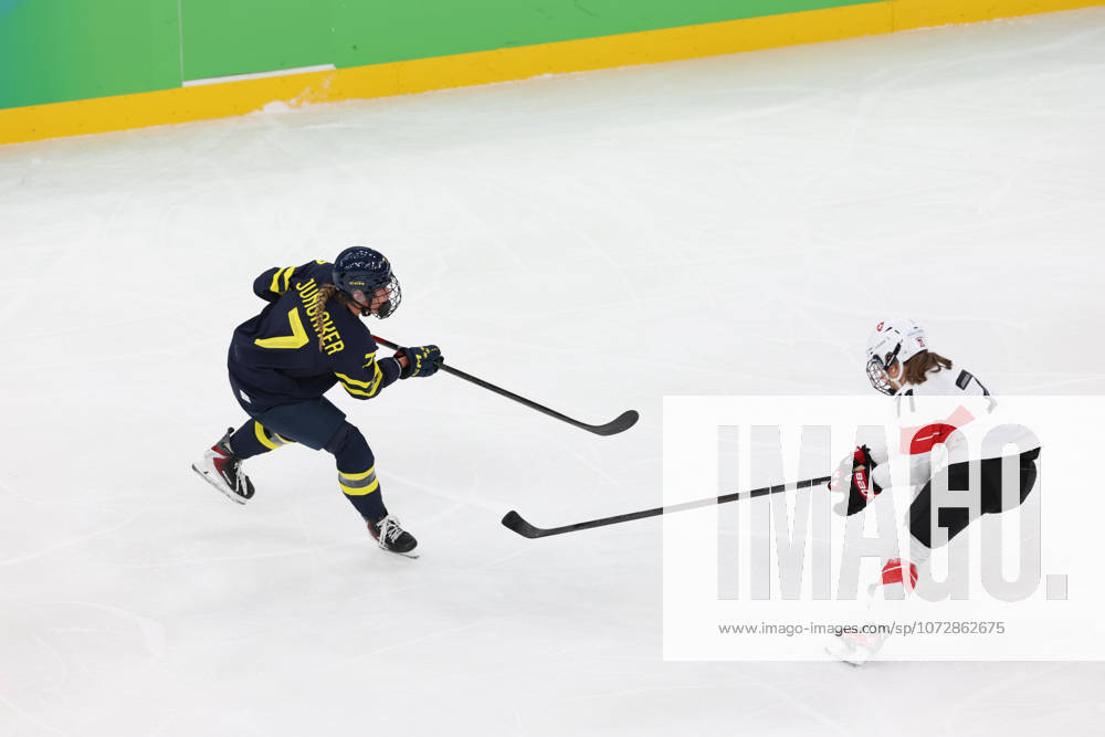 Ice hockey, Eishockey - Milano Cortina 2026 Winter Olympics: Day 13 In Milan, Italy, on February 19, 2026, Jungaker Mira and Lutz Lena Marie participate in the Ice Hockey Women Switzerland vs Sweden Bronze Medal Game on day thirteen of the Milano Cortina 2026 Winter Olympic Games, Olympische Spiele, Olympia, OS at Milano Santagiulia Ice Hockey Arena Milano Italy