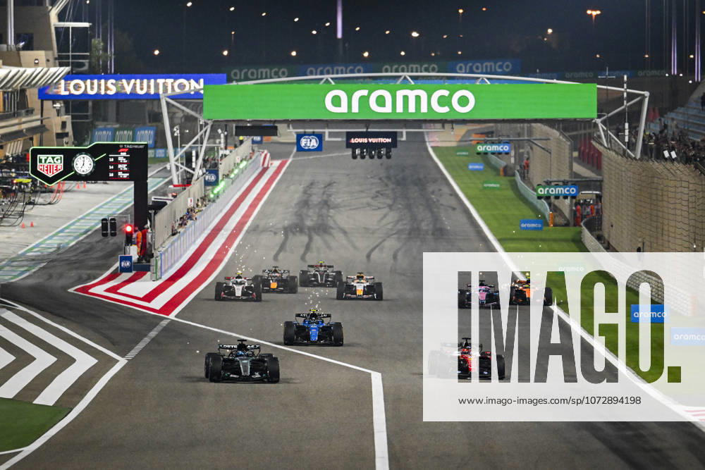 F1 - PRE-SEASON TESTING 2026 - BAHRAIN 2 Practice start, 63 RUSSELL George (gbr), Mercedes AMG F1 Team W17, 16 LECLERC Charles (mco), Scuderia Ferrari SF-26, action during the Formula 1 Aramco pre-season testing 2026 of the 2026 FIA Formula One World Championship, WM, Weltmeisterschaft from February 18 to 20, 2026 on the Bahrain International Circuit, in Sakhir, Bahrain - SakhirBahrain