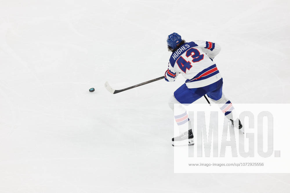 Ice hockey, Eishockey - Milano Cortina 2026 Winter Olympics: Day 14 In Milan, Italy, on February 20, 2026, Hughes Quinn participates in the Ice Hockey Men s Play-offs Semifinals between the United States of America and Slovakia on day fourteen of the Milano Cortina 2026 Winter Olympic Games, Olympische Spiele, Olympia, OS at Milano Santagiulia Ice Hockey Arena Milano Italy