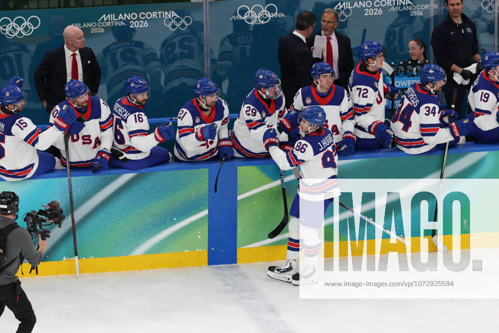 Ice hockey, Eishockey - Milano Cortina 2026 Winter Olympics: Day 14 In Milan, Italy, on February 20, 2026, Team USA celebrates after a goal during the Ice Hockey Men s play-offs semifinals between the United States of America and Slovakia on day fourteen of the Milano Cortina 2026 Winter Olympic Games, Olympische Spiele, Olympia, OS at Milano Santagiulia Ice Hockey Arena Milano Italy