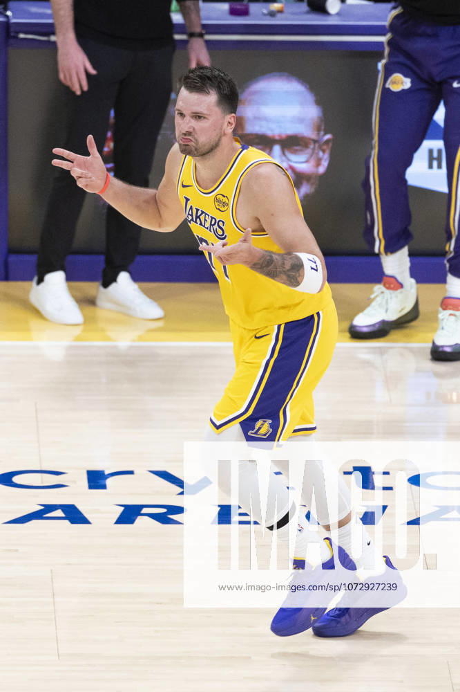 Los Angeles Lakers Luka Don?i? (77) seen during an NBA, Basketball Herren, USA basketball game at Crypto.com Arena. Final score Lakers 125 : 122 Clippers Los Angeles United States - ZUMAs197 20260220_aaa_s197_339