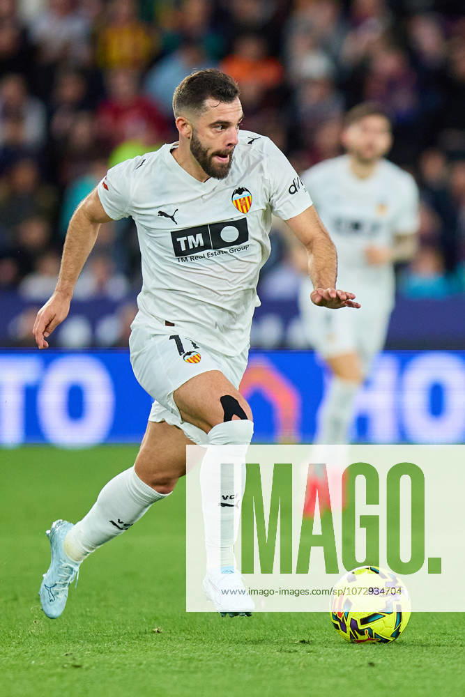 Levante UD v Valencia CF- LaLiga EA Sports VALENCIA, SPAIN - FEBRUARY 15: Luis Rioja of Valencia CF runs with the ball during to the LaLiga EA Sports match between Levante UD and Valencia CF at Estadio Ciutat de Valencia on February, 2026 in Valencia, Spain. (Photo by Jose Torres Photo Players Images Magara Press) Valencia Estadio Ciutat de Valencia Spain