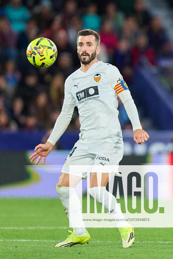 Levante UD v Valencia CF- LaLiga EA Sports VALENCIA, SPAIN - FEBRUARY 15: Jose Gaya of Valencia CF in action during to the LaLiga EA Sports match between Levante UD and Valencia CF at Estadio Ciutat de Valencia on February, 2026 in Valencia, Spain. (Photo by Jose Torres Photo Players Images Magara Press) Valencia Estadio Ciutat de Valencia Spain