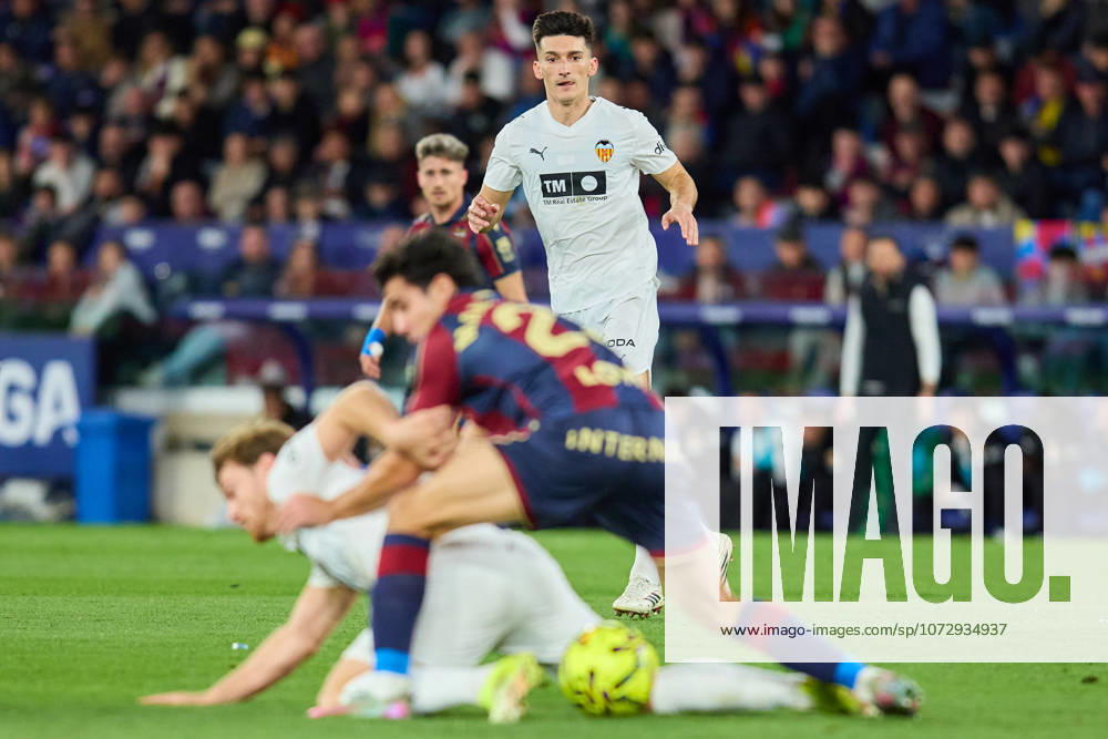 Levante UD v Valencia CF- LaLiga EA Sports VALENCIA, SPAIN - FEBRUARY 15: Jose Luis Garcia Pepelu of Valencia CF looks on during to the LaLiga EA Sports match between Levante UD and Valencia CF at Estadio Ciutat de Valencia on February, 2026 in Valencia, Spain. (Photo by Jose Torres Photo Players Images Magara Press) Valencia Estadio Ciutat de Valencia Spain