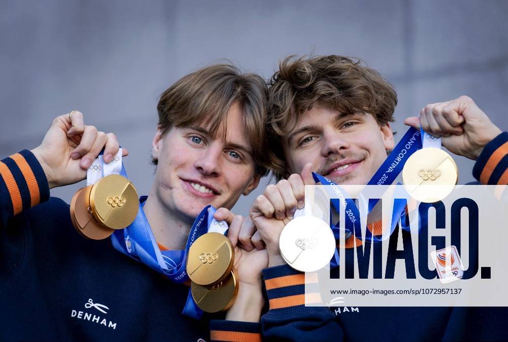 MILAN - A double portrait of brothers Jens (l) and Melle van t Wout with their medals at the Winter Olympics. Short track speed skater Jens van t Wout, with three gold medals and a bronze, is the most successful Dutch male athlete at a single Winter games, Winterspiele,Spiele, Summer games His brother Melle won not only gold in the relay, but also silver in the 500 meters. ROBIN VAN LONKHUIJSEN ANP ANPxSportx IVx 551379982 originalFilename: 551379982