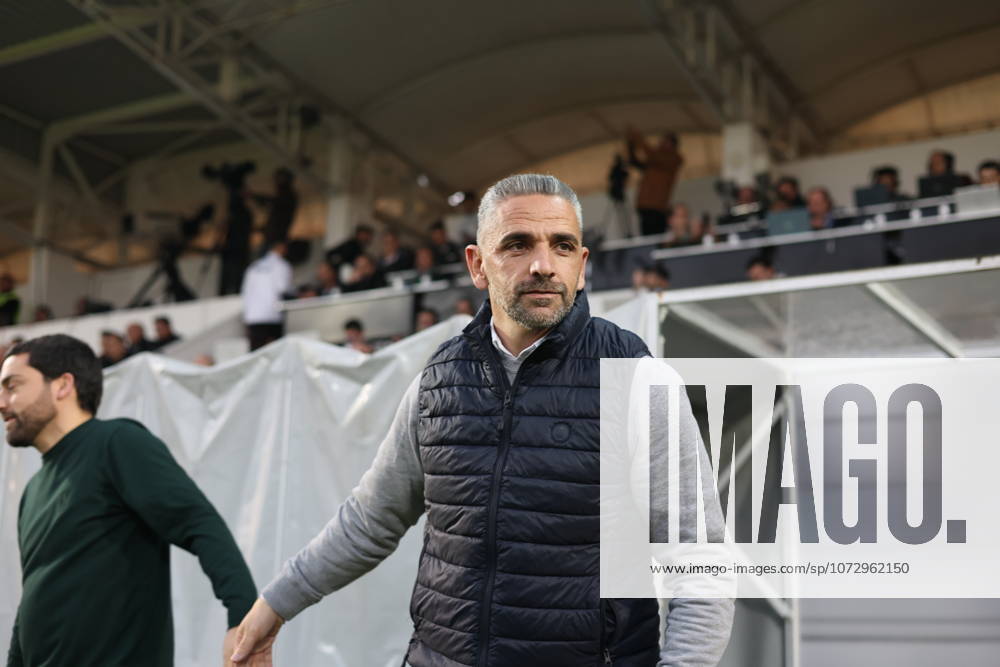 Rui Borges Coach of Sporting CP during the Liga Portugal game between Moreirense FC and Sporting CP at EstoÂ¡dio Comendador Joaquim de Almeida Freitas, Guimaraes, Braga, Portugal, on February 21, 2026. Liga Portugal Moreirense FC X Sporting CP - ZUMAe141 20260221_zsp_e141_055