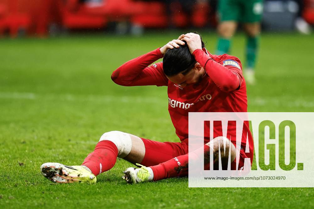 ENSCHEDE - Ramiz Zerrouki of FC Twente reacts during the Dutch Eredivisie match between FC Twente and FC Groningen at the De Grolsch Veste stadium on February 22, 2026, in Enschede, Netherlands. VINCENT JANNINK ANP Eredivisie 2025-2026 ANPxSportx IVx 551459099 originalFilename: 551459099