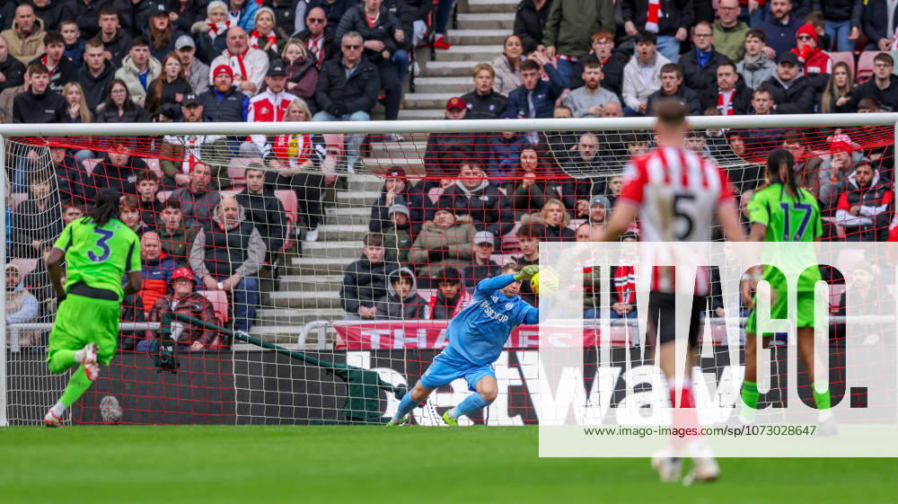 Sunderland v Fulham, Premier League Fulham goalkeeper Bernd Leno (1) makes a save during the Premier League match between Sunderland and Fulham at the Stadium Of Light, Sunderland, UK on 22 February 2026. Editorial use only DataCo restrictions apply See www.football-dataco.com ,