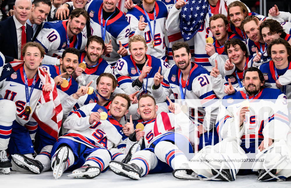 Matthew Tkachuk and Brady Tkachuk of USA celebrate with the team after after the men s ice hockey final between Canada and USA during day 16 of the 2026 Winter Olympics on February 22, 2026 in Milan Photo Joel Marklund BILDBYRAN kod JM JM0802 bbeng ishockey ice hockey olympic games olympics winter olympics os ol olympiska spel vinter os olympiske leker milano cortina 2026 milan cortina 2026 milano cortina 2026 olympic games milano cortina 2026 winter olympic games milano cortina os milano cortina ol vinter ol final usa united states canada kanada jubel