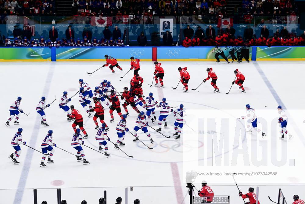 HOCKEY SUR GLACE JO MILAN CORTINA 2026 2026 CANADA ETATS UNIS 1 2 ap SANTAGIULIA ICE HOCKEY ARENA MILAN ITALIE 22 02 2026 PAPON BERNARD la patinoire avec effet de superposition MILAN SANTAGIULIA ICE HOCKEY ARENA Italie GermanyxJapanxUKxFrancexBelgiumxOUT