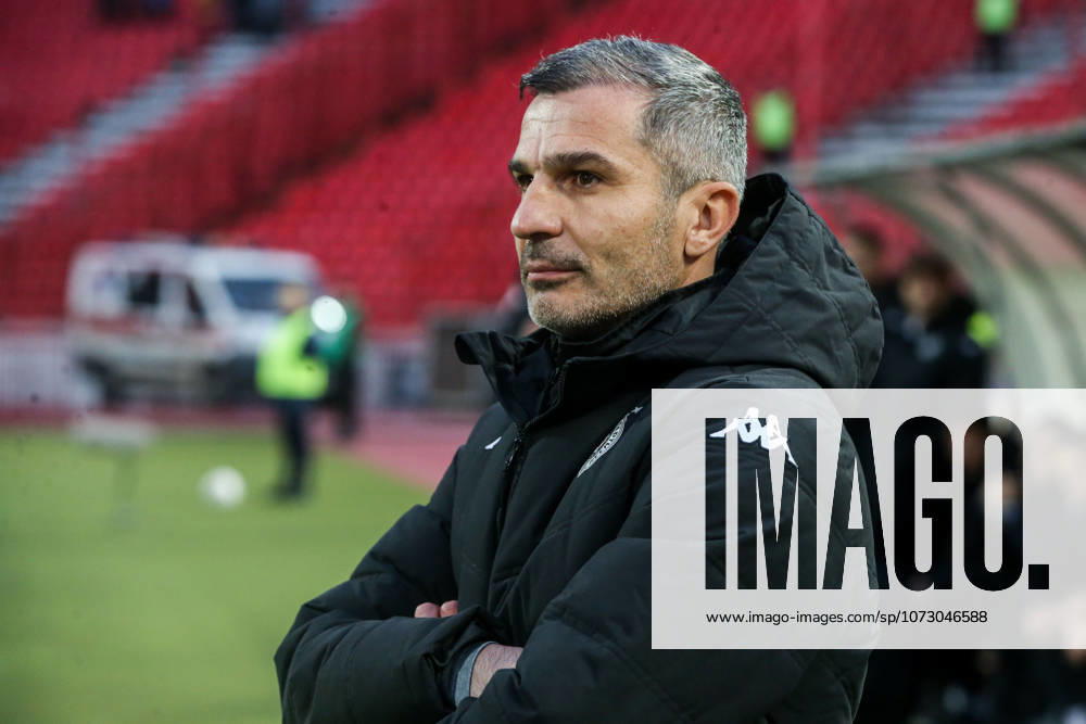 Crvena Zvezda v Partizan - Serbian SuperLiga BELGRADE, SERBIA - FEBRUARY 22: Nenad Stojakovic, head coach of Partizan, follows the Serbian SuperLiga football match between Crvena Zvezda and Partizan at Rajko Mitic Stadium in Belgrade, Serbia on February 22, 2026. Filip Stevanovic Anadolu Belgrade Serbia. Editorial use only. Please get in touch for any other usage.
