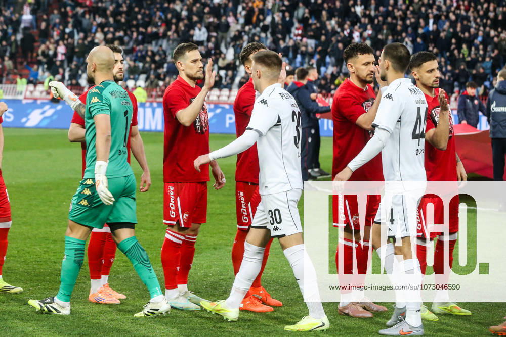 Crvena Zvezda v Partizan - Serbian SuperLiga BELGRADE, SERBIA - FEBRUARY 22: Players enter the field ahead of the Serbian SuperLiga football match between Crvena Zvezda and Partizan at Rajko Mitic Stadium in Belgrade, Serbia on February 22, 2026. Filip Stevanovic Anadolu Belgrade Serbia. Editorial use only. Please get in touch for any other usage.