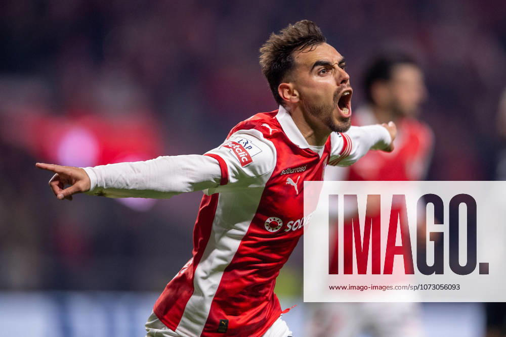 BRAGA, PORTUGAL - FEBRUARY 21: RICARDO HORTA from SC Braga is seen celebrating his goal during the Liga Portugal Betclic 2025 26 League match between SC Braga and Vitoria SC, at Estadio Municipal de Braga on February 21, 2026 in Braga, Portugal Braga Portugal - ZUMAl192 20260221_zsp_l192_041
