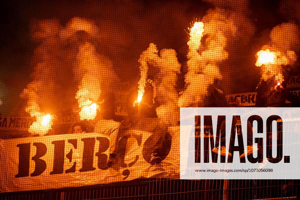 BRAGA, PORTUGAL - FEBRUARY 21: Vitoria SC supports is seen doing some fireworks during the Liga Portugal Betclic 2025 26 League match between SC Braga and Vitoria SC, at Estadio Municipal de Braga on February 21, 2026 in Braga, Portugal Braga Portugal - ZUMAl192 20260221_zsp_l192_042