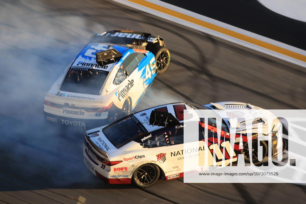 ATLANTA, GA - FEBRUARY 22: Austin Cindric ( 2 Team Penske Autotrader Ford) races down the front stretch during the running of the NASCAR, Motorsport, USA Cup Series Autotrader 400 on February 22, 2026 at EchoPark Speedway in Hampton, GA. (Photo by Jeff Robinson Icon Sportswire) AUTO: FEB 22 NASCAR Cup Series Autotrader 400 Icon26022210085400