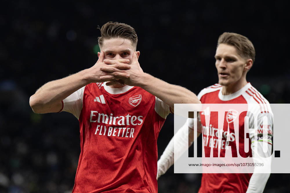 Tottenham Hotspur v Arsenal - Premier League LONDON, ENGLAND - FEBRUARY 22: Viktor Gyokeres celebrates scoring Arsenal s fourth goal with Martin Odegaard (right) during the Premier League match between Tottenham Hotspur and Arsenal at Tottenham Hotspur Stadium on February 22, 2026 in London, England. London Tottenham Hotspur Stadium England United Kingdom