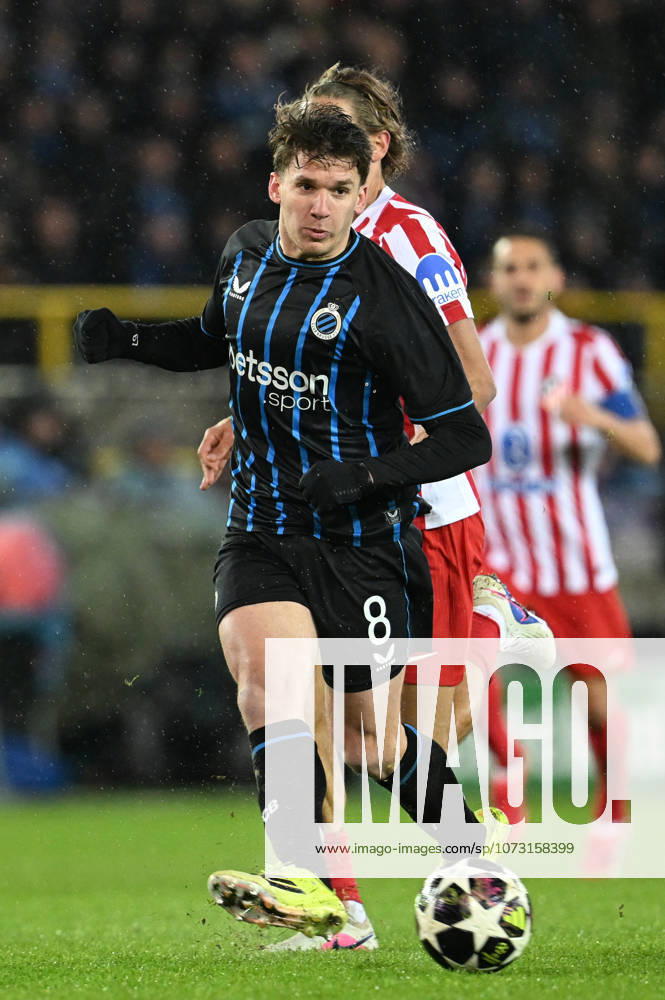 Club Brugge vs Atletico Madrid Christos Tzolis (8) of Club Brugge pictured in a duel with Marcos Llorente (14) of Atletico during the Uefa Champions League Knock Out play offs first leg in season 2025 - 2026 between Club Brugge KV and Atletico de Madrid on February 18 , 2026 in Brugge, Belgium. (Photo by David Catry Isosport) Brugge Belgium