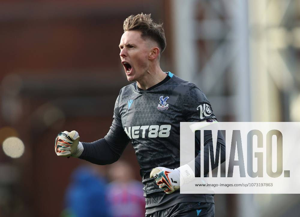 Premier League - Crystal Palace FC v Wolverhampton Wanderers LONDON, ENGLAND, FEBRUARY 21: Dean Henderson of Crystal Palace celebrates the 1-0 victory at the full time whistle during the match between Crystal Palace FC and Wolverhampton Wanderers FC in the Premier League at Selhurst Park Stadium in London, England, on February 21. (Photo by Daniel Weir) London Selhurst Park Stadium England