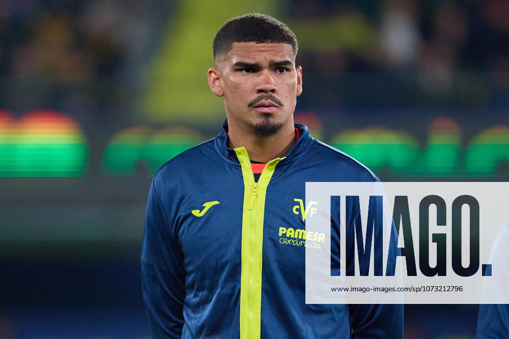 Villarreal CF and Valencia CF - LaLiga EA Sports VILLARREAL, SPAIN - FEBRUARY 22: Luiz Junior Goalkeeper of Villarreal CF looks on prior to the LaLiga EA Sports match between Villarreal CF and Valencia CF at Estadio de la Ceramica on February 22, 2026 in Villarreal, Spain. (Photo by Jose Torres Photo Players Images Magara Press) Villarreal Estadio de la Ceramica Spain