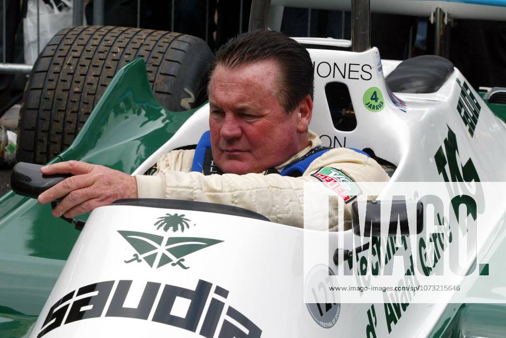 Alan Jones (AUS).Goodwood Festival of Speed..12-14 July 2002 , Goodwood, England.