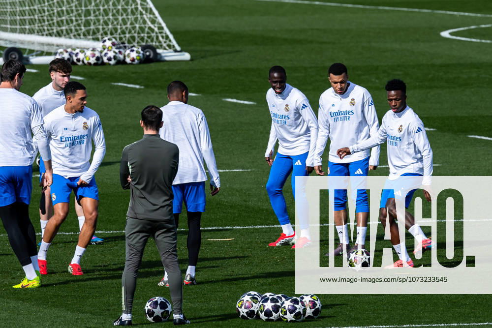 FBL Uefa Champions League 2025 26 Real Madrid SL Benfica, Real Madrid training