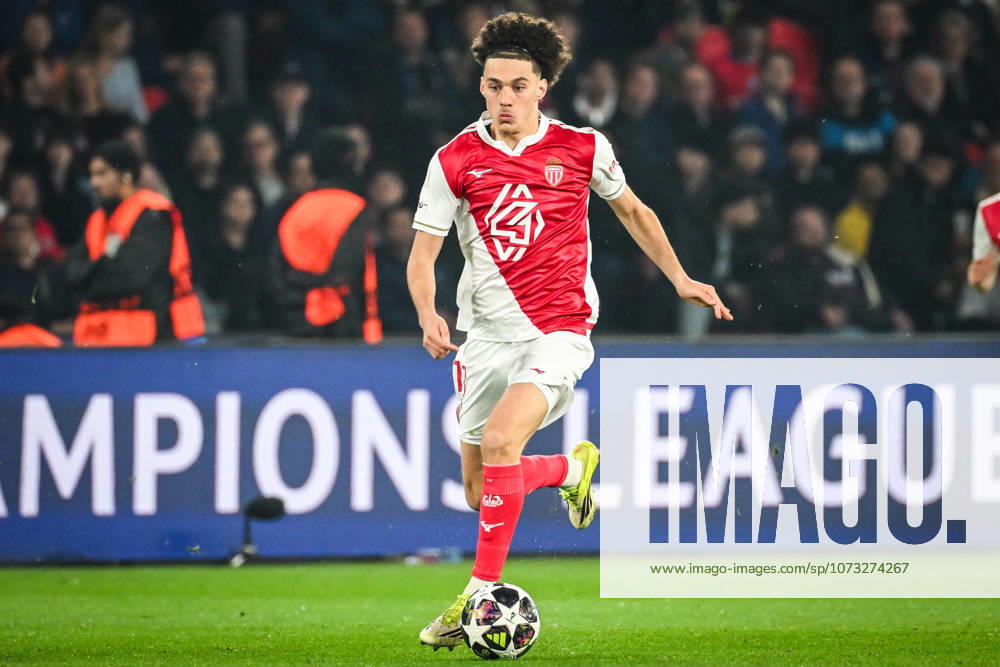 Maghnes AKLIOUCHE of Monaco during the UEFA Champions League match between Paris Saint-Germain (PSG) and AS Monaco at Parc des Princes Stadium on February 25, 2026 in Paris, France. Paris Saint-Germain V AS Monaco - UEFA Champions League - ZUMAm308 20260225_zsp_m308_002