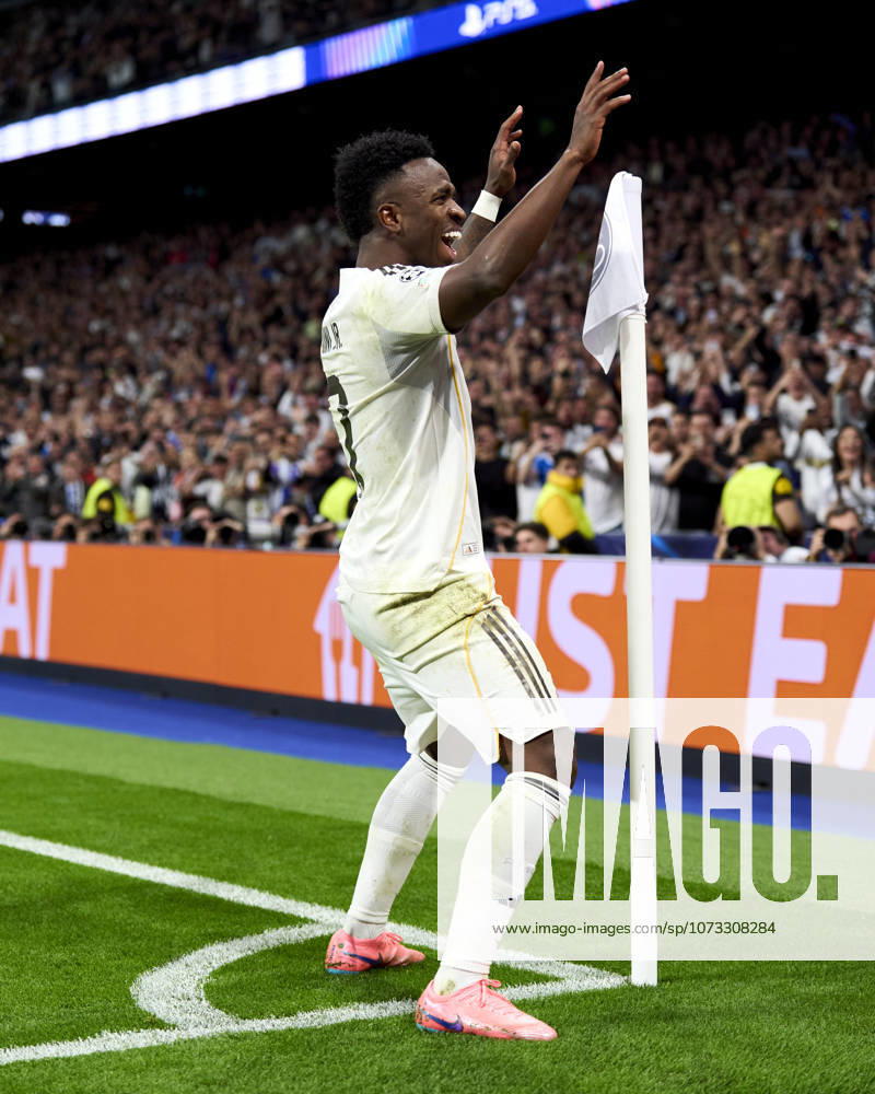 Vinicius Junior of Real Madrid CF celebrates his goal during the UEFA Champions League match between Real Madrid CF and SL Benfica at Bernabeu Stadium on February 25, 2026. - 25 02 2026 - Spain Madrid Madrid - LGMx Pictorium LePictorium_0328614