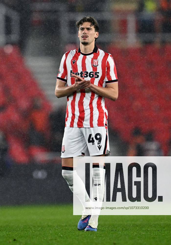 Milan Smit of Stoke City applauds the fans after the game Stoke City v Oxford United, Sky Bet Championship, Football, Bet365 Stadium, Stoke-on-Trent, UK - 25 Feb 2026Stoke-on-Trent Bet365 Stadium United Kingdom