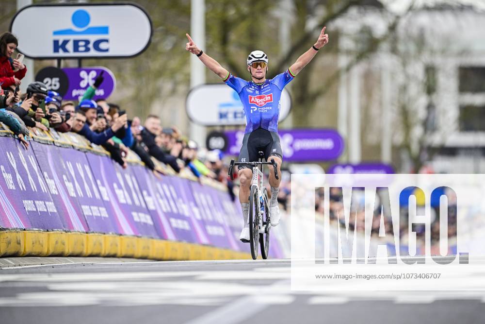 Omloop Het Nieuwsblad 2026 Cycling Race NINOVE, BELGIUM - FEBRUARY 28 : Van Der Poel Mathieu (NED) of Alpecin-Premier Tech celebrating his victory during the 81st edition of Omloop Het Nieuwsblad an UCI World Tour 1.UWT one day cycling road race for Men Elite of 207 km with start in Ghent and finish in Ninove on February 28, 2026 in Ninove, Belgium, 28 02 2026 ( Motordriver Kenny Verfaillie - Ninove Belgium