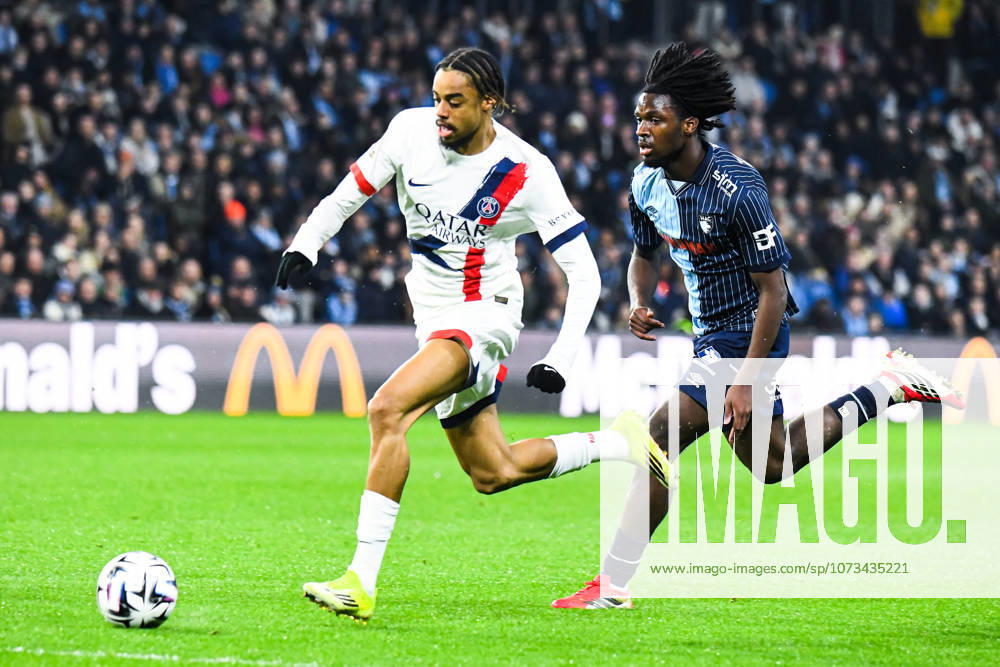 Bradley Barcola (Paris SG) Stephan Zagadou (AC Le Havre)