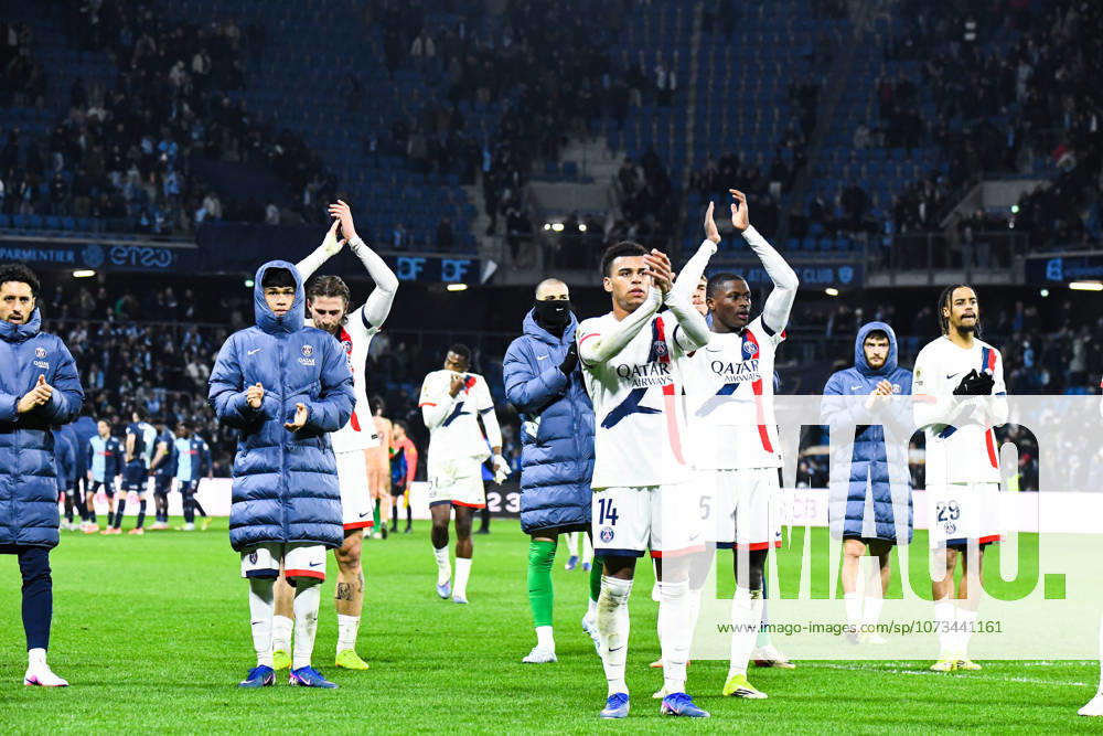 Joie des joueurs du PSG apres la victoire contre Le Havre