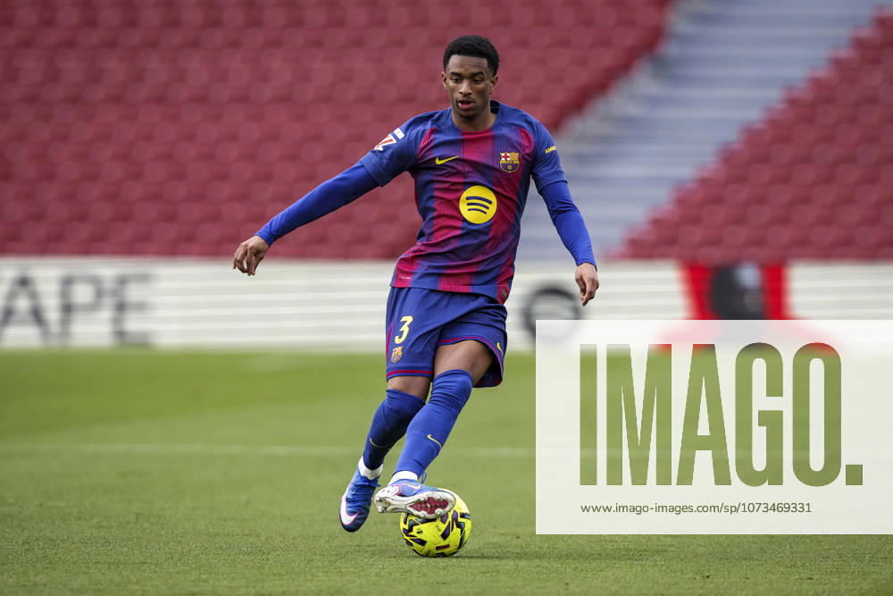 FC Barcelona, Barca v Villarreal CF - LaLiga EA Sports Alejandro Balde of FC Barcelona controls the ball during the La Liga EA Sports 2025 26 match between FC Barcelona and Villarreal CF at Spotify Camp Nou Stadium in Barcelona, Spain, on February 2026. Barcelona Catalonia Spain