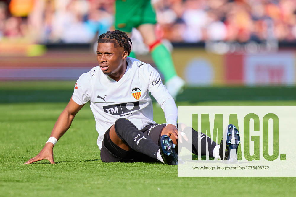 Valencia CF v Osasuna - LaLiga EA Sports VALENCIA, SPAIN - MARCH 1: Largie Ramazani of Valencia CF looks on during to the LaLiga EA Spots match between Valencia CF and Osasuna at Estadio Mestalla on March 1, 2026 in Valencia, Spain. (Photo by Jose Torres Photo Players Images Magara Press) Valencia Estadio Mestalla Spain